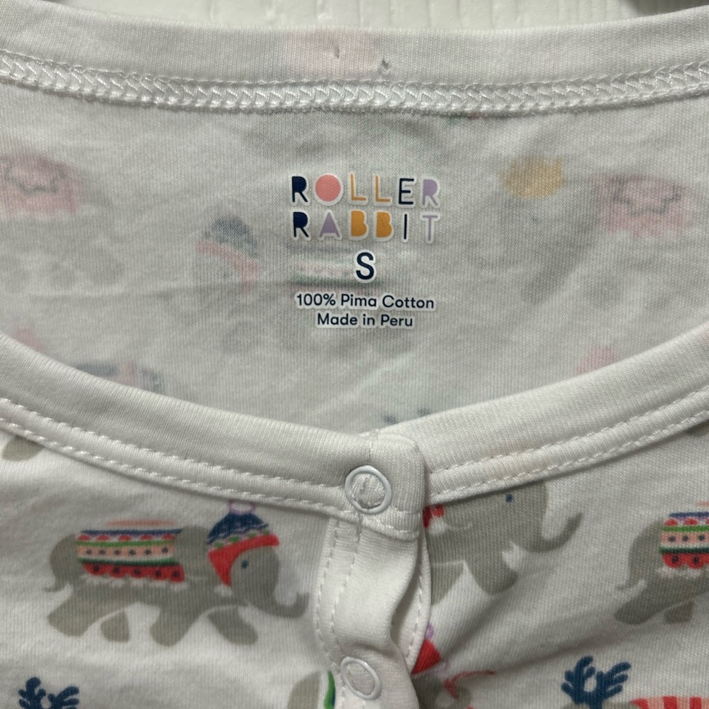 Roller Rabbit Long Sleeved Christmas Hathi top Size small - Picture 2 of 7